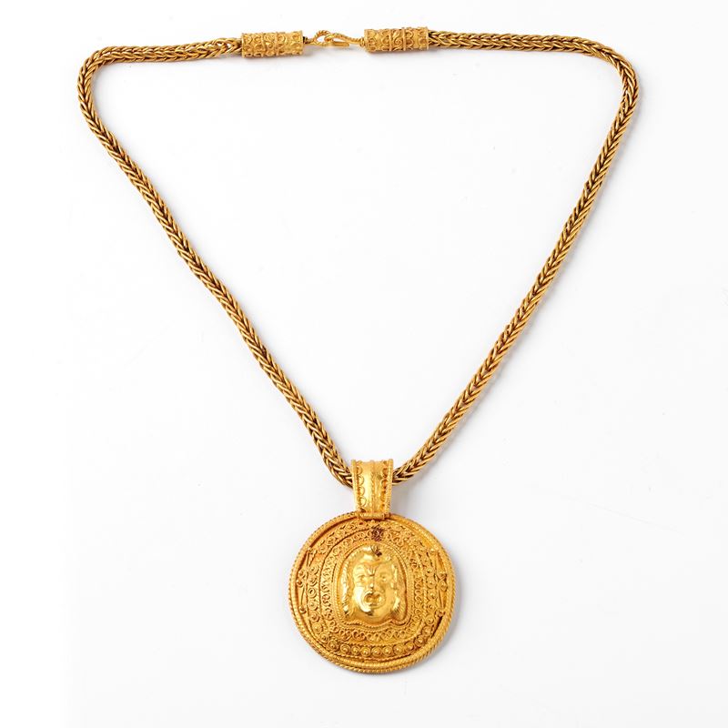 COLLANA GIROCOLLO, SUD AMERICA CON MEDAGLIONE, IN ORO GIALLO 18KT