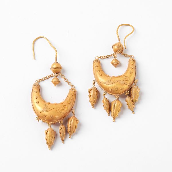 



PAIO DI ORECCHINI PENDENTI IN ORO GIALLO 18KT