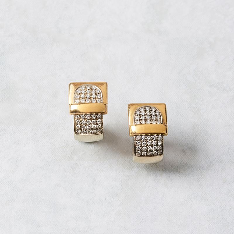 PAIO DI ORECCHINI IN ORO GIALLO 18KT E DIAMANTI