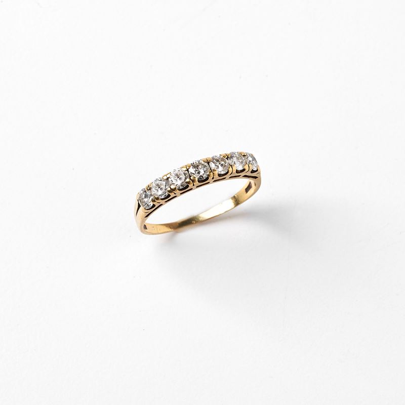 ANELLO RIVIERA, IN ORO GIALLO 18KT E DIAMANTI
