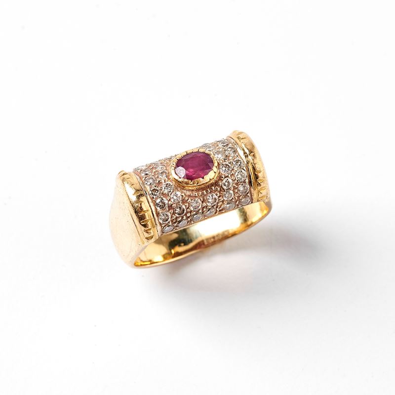 ANELLO IN ORO GIALLO 18KT, DIAMANTI E RUBINO