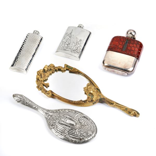 



TRE FIASCHETTE PORTALIQUORI, INGHILTERRA  - Asta Gioielli, argenti, penne, numismatica e vintage - Poggio Bracciolini Casa d'Aste