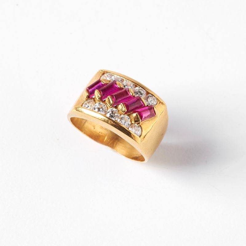 Anello in Oro Giallo 18kt e Pietre