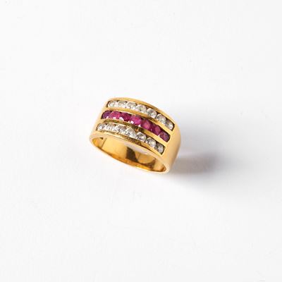Anello in Oro Giallo 18kt e Pietre