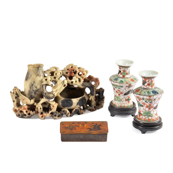 



Coppia di vasi, arte orientale, sec. XX