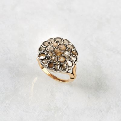 Anello in Oro a Basso Titolo, Argento e Diamanti