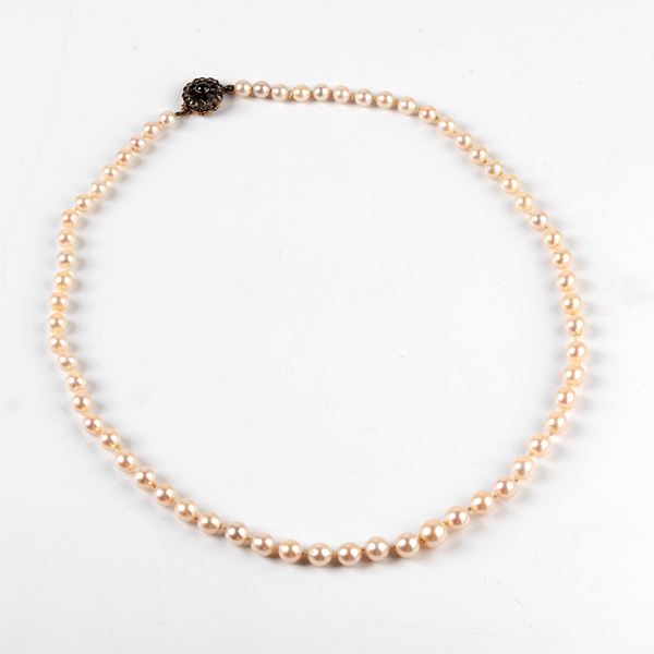 



COLLANA DI PERLE  - Asta Gioielli, argenti, penne, numismatica e vintage - Poggio Bracciolini Casa d'Aste