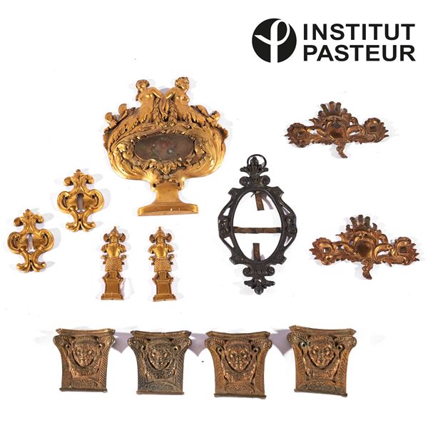 



Undici elementi in bronzo dorato, sec. XIX