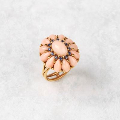 Anello in Oro Giallo 18 Kt, Corallo e Zafffiri