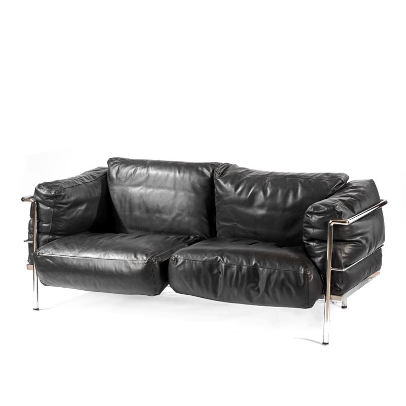 Divano ed una poltrona, anni '80