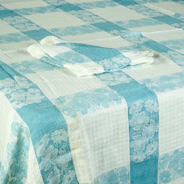



Tovaglia, sec. XX   - Asta Eleganza a tavola: porcellane, argenti e complementi da arredo - Poggio Bracciolini Casa d'Aste