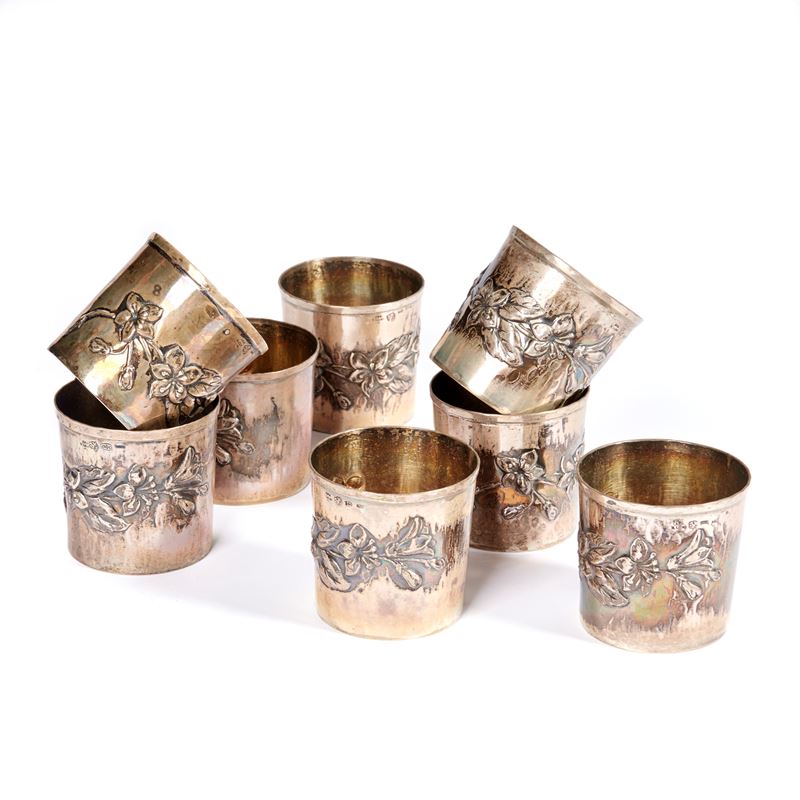 Otto bicchieri, sec. XX