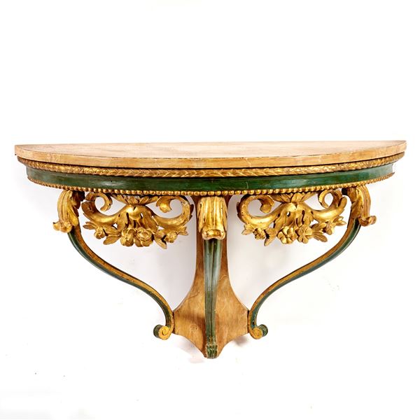 



Consolle da parete, in stile Settecento
