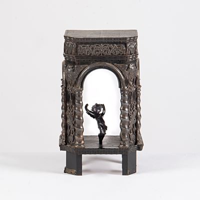 Tabernacolo, Luigi XIV, legno intagliato con putto in metallo argentato