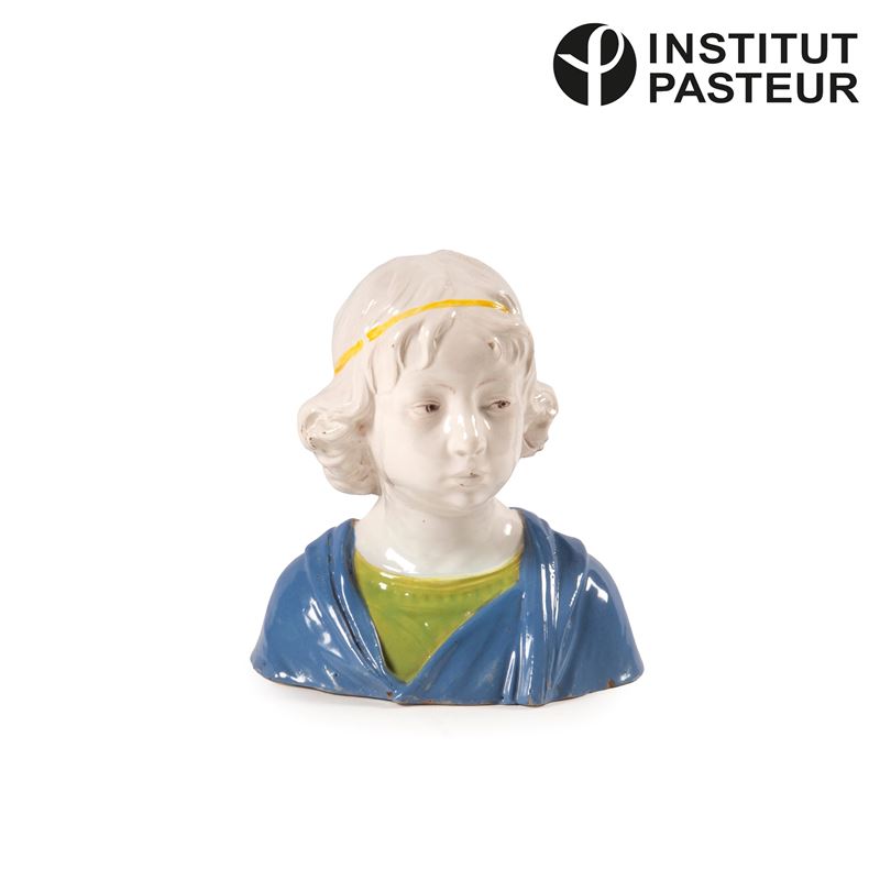 Manifattura Cantagalli, Busto di fanciullo in maiolica policroma