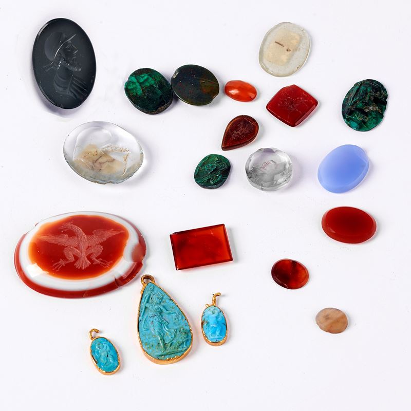 PENDENTE A GOCCIA E DUE PICCOLI OVALI