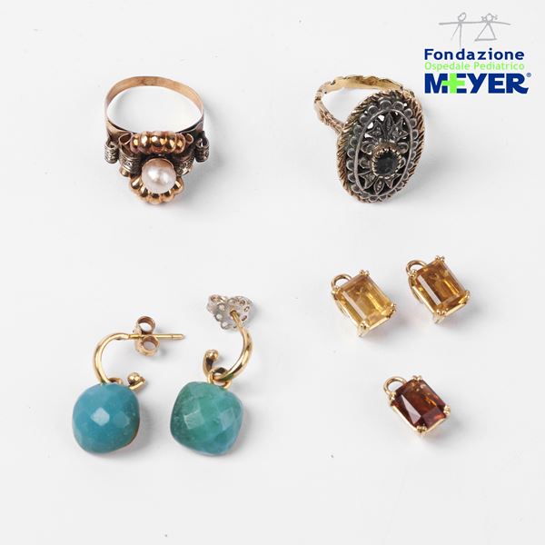 



ANELLO IN ORO GIALLO, ARGENTO E ZAFFIR