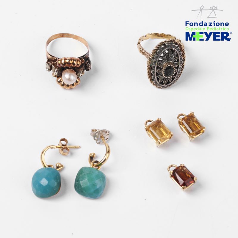 ANELLO IN ORO GIALLO, ARGENTO E ZAFFIRO