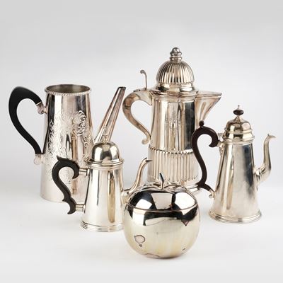 Due Caraffe, Due Teiere e un Porta Ghiaccio