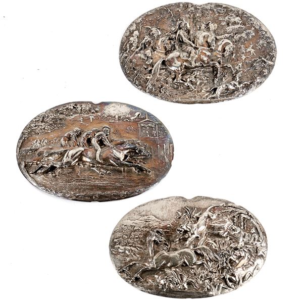 



TRE PLACCHE, SEC. XX  - Asta Gioielli, argenti, orologi, cammei e miniature - Poggio Bracciolini Casa d'Aste