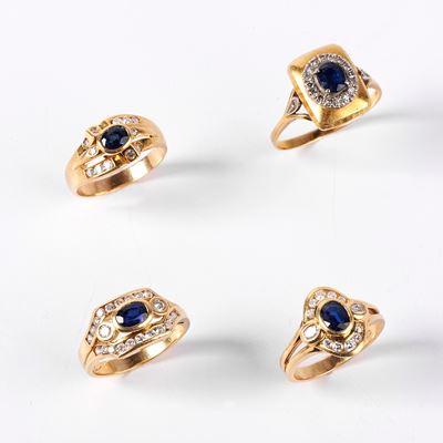 Quattro Anelli in Oro Giallo 18kt, Zaffiri e Diamanti