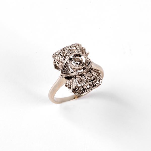 



ANELLO IN ORO BIANCO 18 KT E DIAMANTI