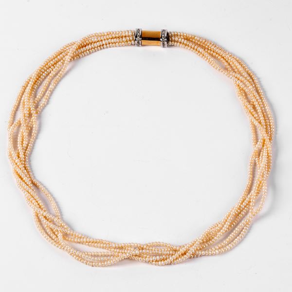 



COLLANA DI PERLE DI FIUME, ORO 18KT E DIAMANTI