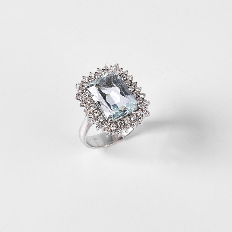 ANELLO IN ORO BIANCO 18KT DIAMANTI E AQUAMARINA