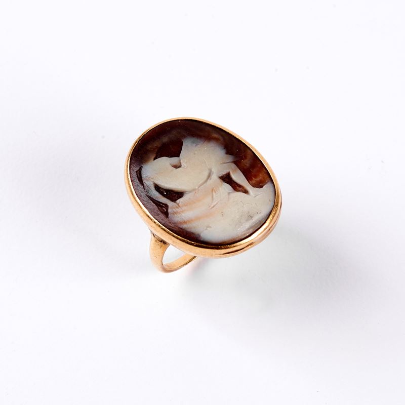 Anello in Oro Giallo 18kt con Cammeo