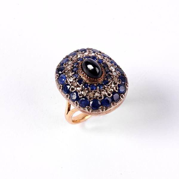 



ANELLO IN ORO GIALLO 18KT, ARGENTO, DIAMANTI E PIETRE