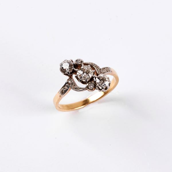 



ANELLO IN ORO 18KT E DIAMANTI