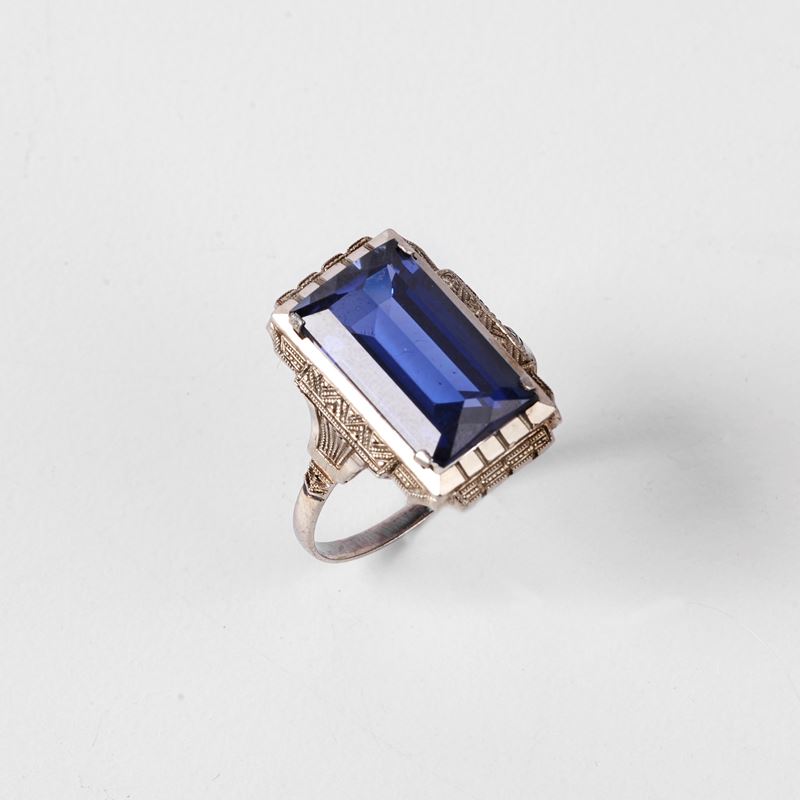 ANELLO IN ORO BIANCO 18KT E PIETRA