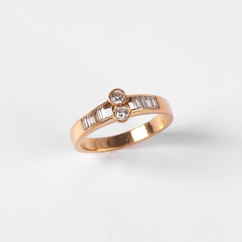 ANELLO IN ORO GIALLO 18KT E DIAMANTI