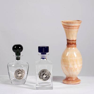 Vaso e Due Bottiglie da Liquore, Sec. XX