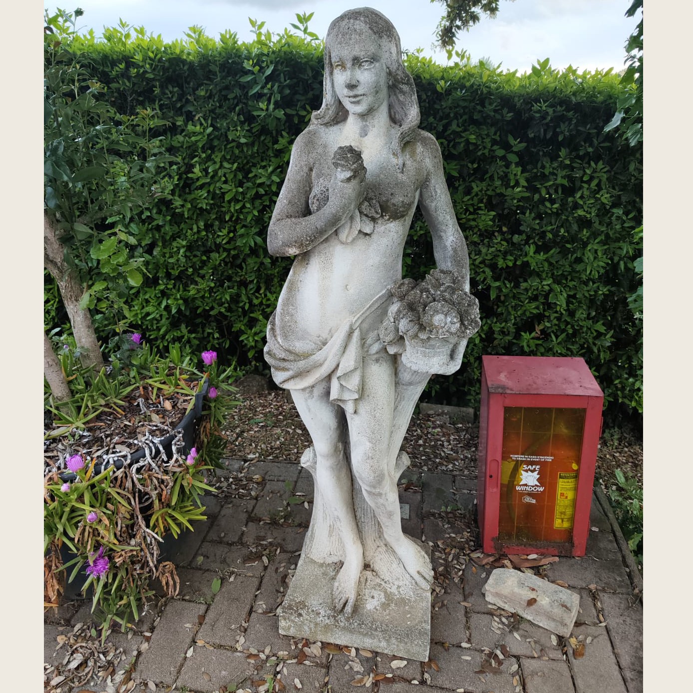 Coppia di Sculture, Sec. XX