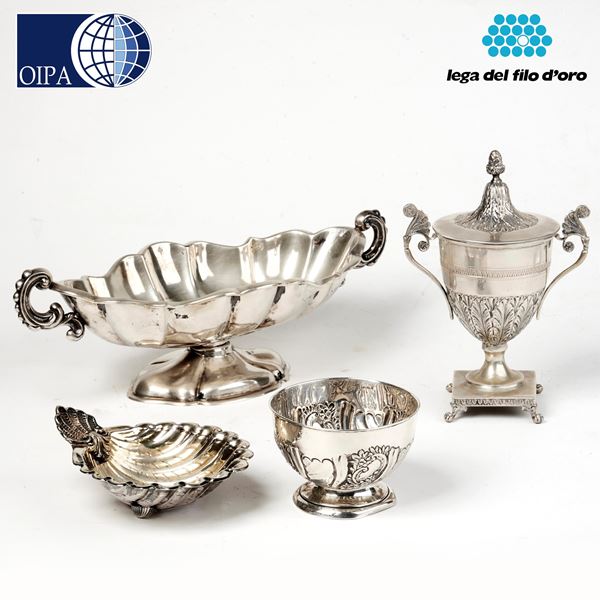 



CENTRO TAVOLA, COPPA, ZUCCHERIERA E VASCHETTA