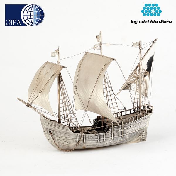 



VELIERO SOPRAMMOBILE