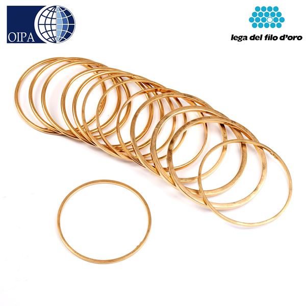



TREDICI BRACCIALI RIGIDI IN ORO 18KT
