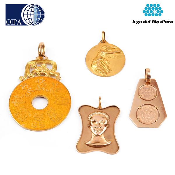 BULGARI, PENDENTE IN ORO GIALLO 18KT E SMALTO