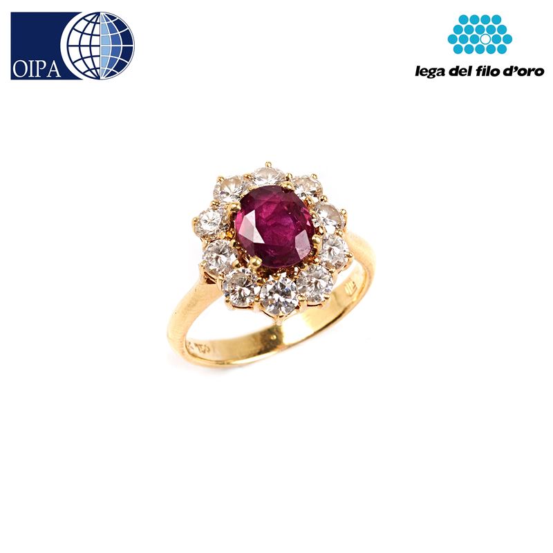 ANELLO IN ORO GIALLO 18KT, DIAMANTI E RUBINO