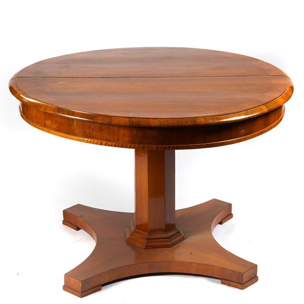 



Tavolo circolare allungabile, inizi sec. XX