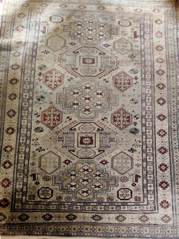



Tappeto persiano, sec. XX   - Asta Mobili, arredi ed oggetti d'arte - Poggio Bracciolini Casa d'Aste