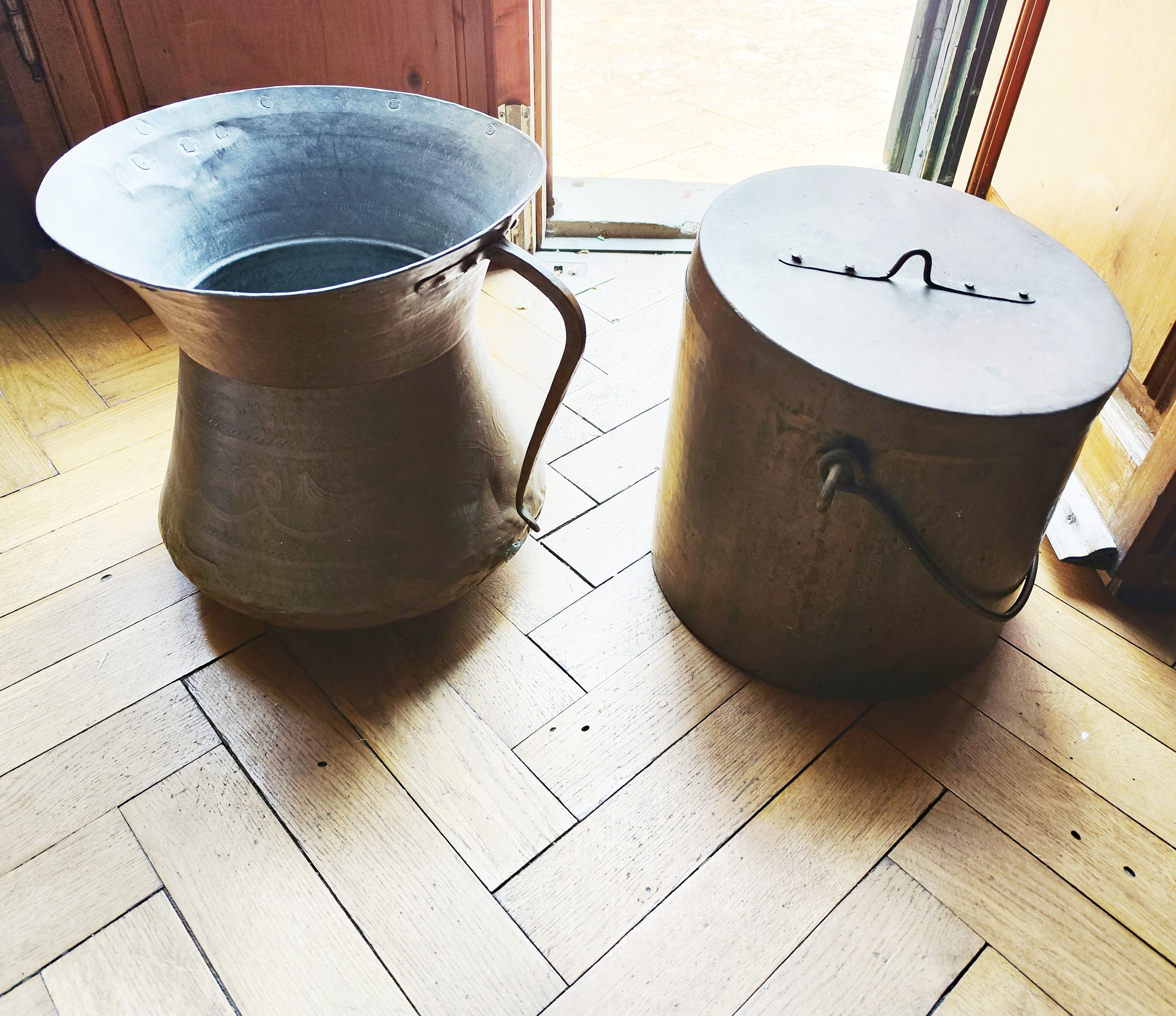 Vaso e Contenitore, Sec. XIX