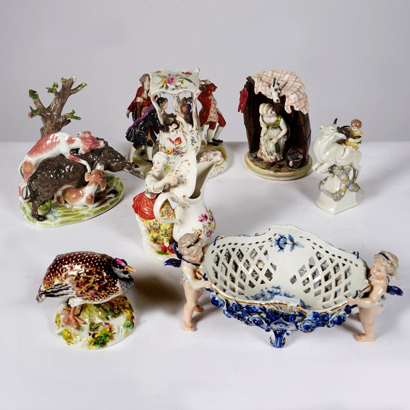 Sei gruppi e un centrotavola, secc XIX-XX