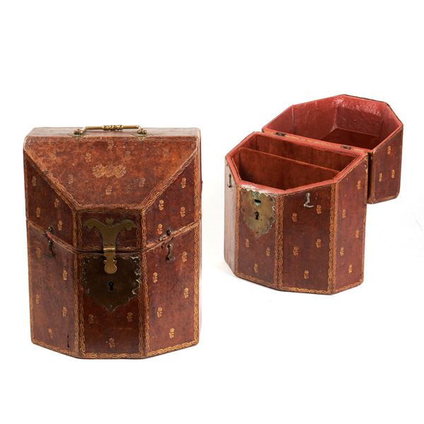 



COPPIA DI SCATOLE PORTAPOSATE, SECOLO XIX