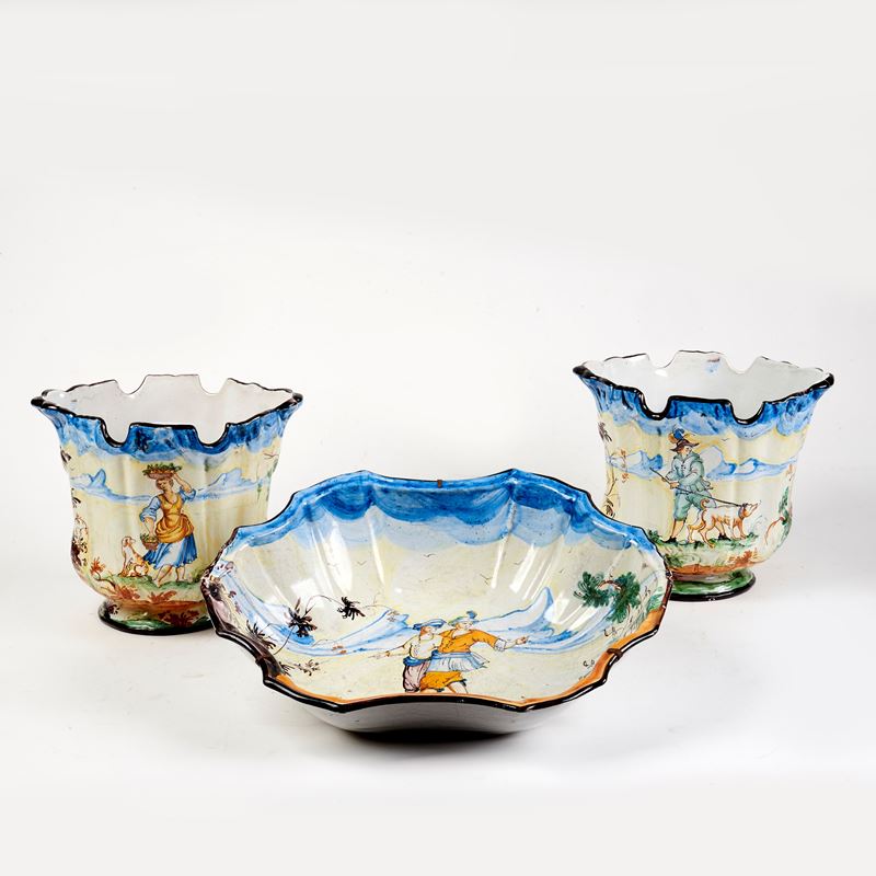 Bacile e coppia di cachepot, in stile Settecento, sec. XX