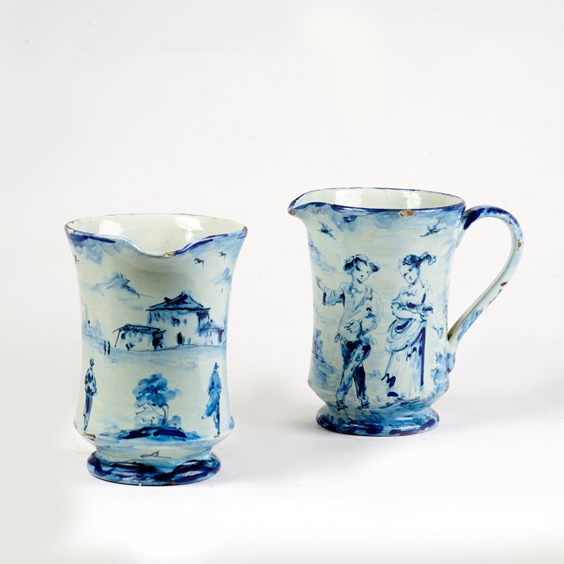 Coppia di brocche, in stile Settecento