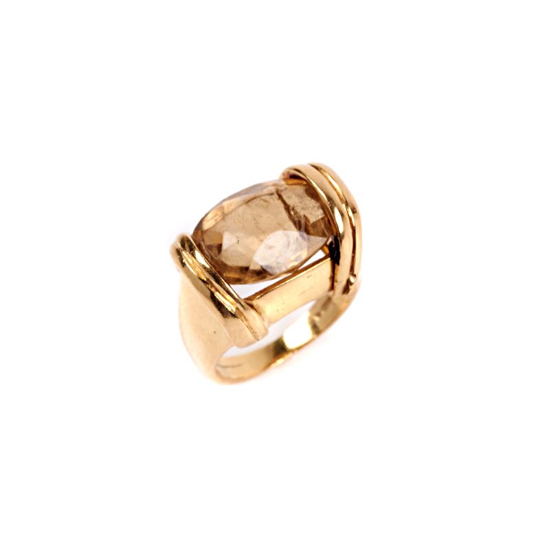 Anello in Oro Giallo 18kr e Quarzo