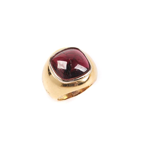 



ANELLO IN ORO GIALLO 18KT E PIETRA