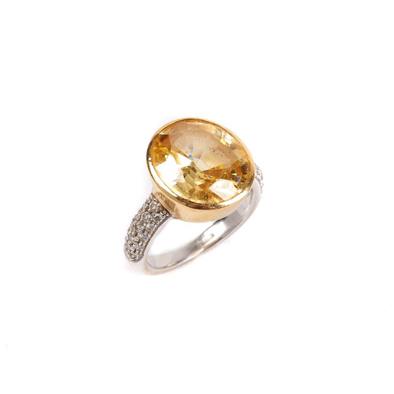 Anello in Oro Giallo, Oro Bianco 18kt, Diamanti e Quarzo